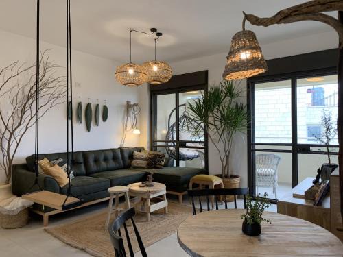 Haifa Apartment | Boho Gem Near Talpiot Mkt by Sea N' Rent