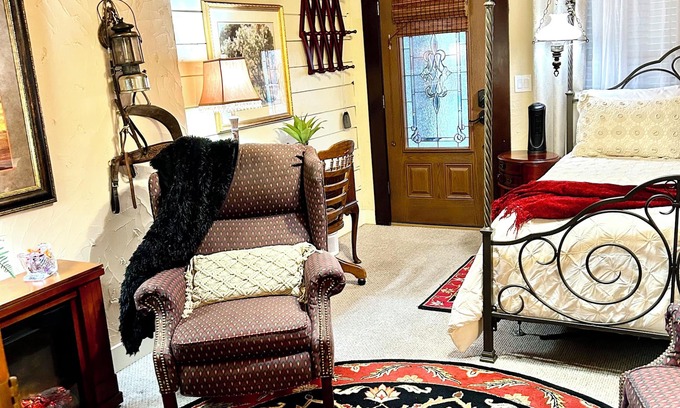 Kerrville House | BoisD’Arc Bungalow and Suites - private Studio Type Suite - queen bed