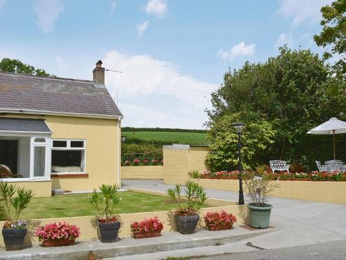 Kidwelly House | Bont Cottage