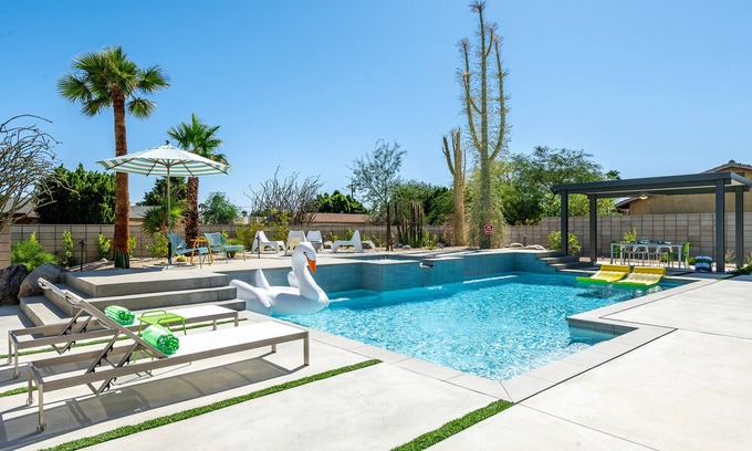 Desert Park Estates House | Boojum Ranch! Midcentury! 2 King Masters! Pool! Spa! FirePit! Mt Views!