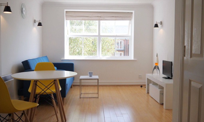 Sawbridgeworth Apartment | BookedUK: Stylish Apartment in a central location
