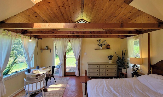 Langlois House | BookStayHop - Pacific View Cottage - Ocean View