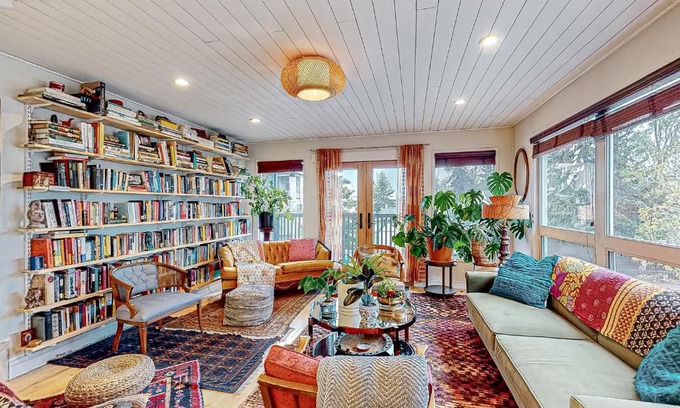 South Addition Apartment | Bootlegger's Bohemian Loft