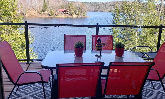 Duhamel House | Bord de L'eau Lac Gagnon. Sports Nautiques, Pêche et Randonnée Dans le Parc