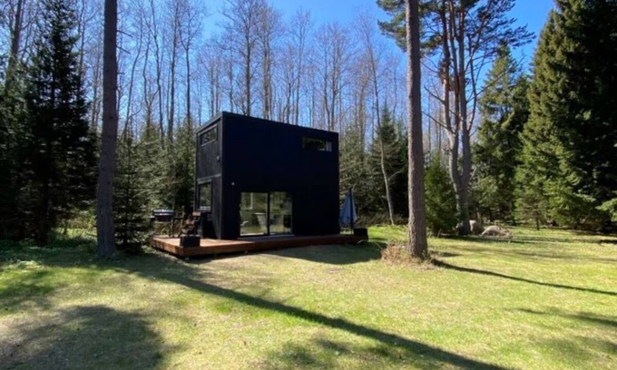 Hiiu House | Bounty Stay- 15min beautiful walk to Hiiumaa's most western point