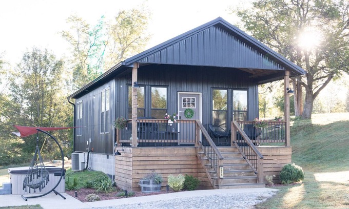 Lawrenceburg Cottage | Bourbon Barrel Cottages #5 on Ky. Bourbon Trail