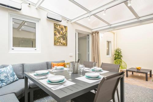 Cornella de Llobregat Apartment | Boutique Plaza Catalonia Suites Cornellá