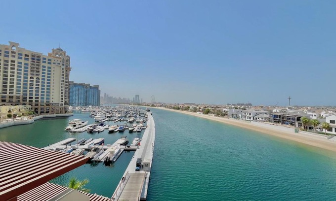 Palm Jumeirah Apartment | Boutique Studio in Palm Jumeirah - Stunning View