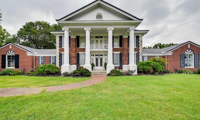 Oakland House | Bowling Green House with Shared Pool!