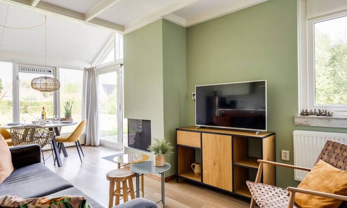 Zwiggelte House | Braamsluiper | Vakantiewoning met grote zonnige tuin
