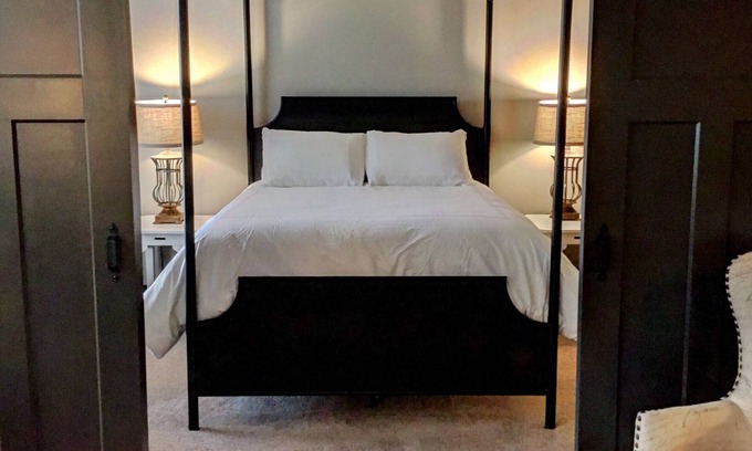 Lexington Apartment | *Brand New Cozy Apartment|Close to Everything*