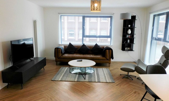 Glasgow Westend Apartment | Brand new, gorgeous, 2 bed Apt in Finnieston