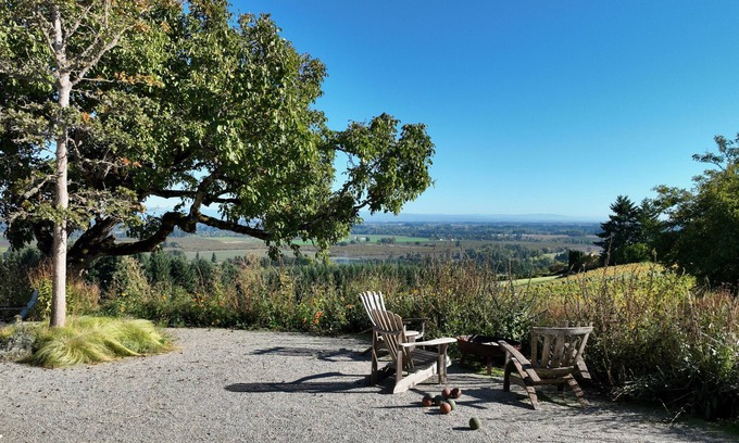 Dayton Cottage | Brand new lodging, perched high atop the Dundee Hills @ White Walnut Estate!