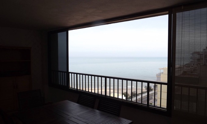 Faro de Cullera Apartment | Breakfast waterfront