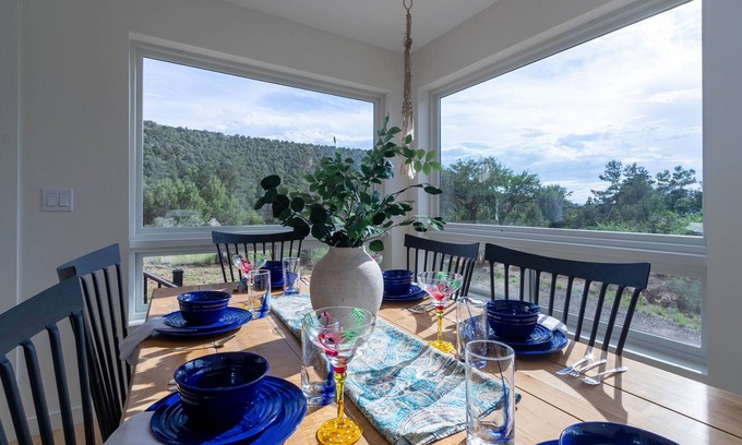 West Sedona House | Breathtaking Views, Close Proximity To Popular Hiking Trails + Pet Friendly!