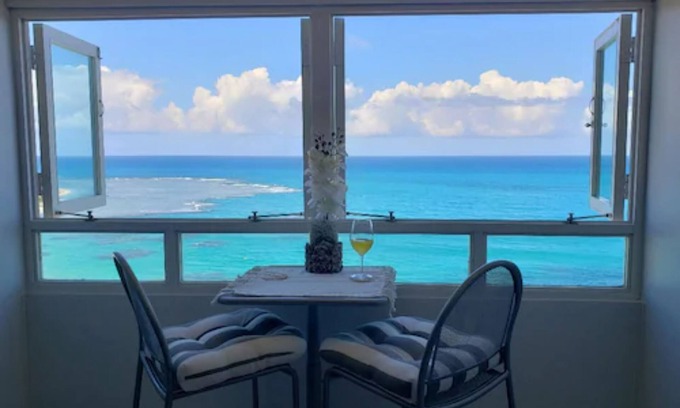 Vilomar Apartment | Breezy Beachfront apt. View of Paradise