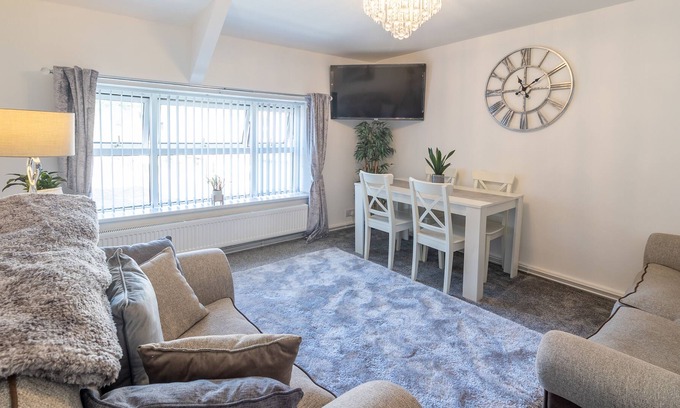 Newbridge Apartment | Bridge Apartment