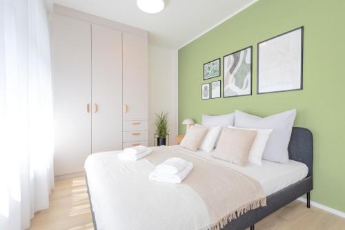 Holesovice Apartment | Bright 2BR - 7th floor, Balcony, Free Parking by Gravity Prague