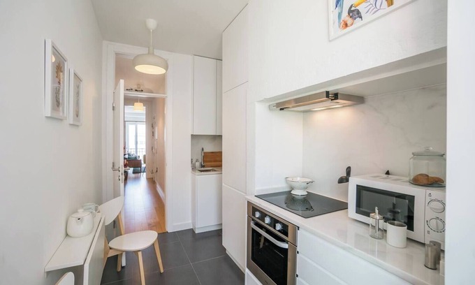Alto do Pina Apartment | Bright 3-Bedroom Near Alameda