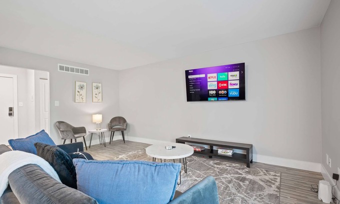 Rochester Apartment | Bright & Airy Urban Unit Walk to Everything!