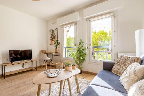 Casselardit Apartment | Bright and charming studio next to the tram