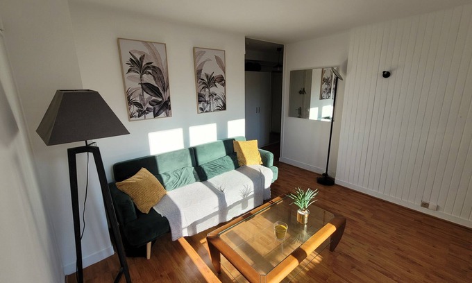 Clichy Apartment | Bright and quiet accommodation