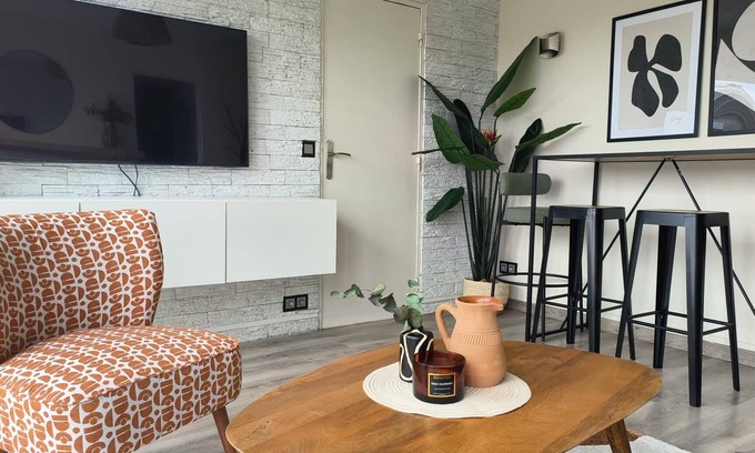 Argenteuil Apartment | Bright Apartment