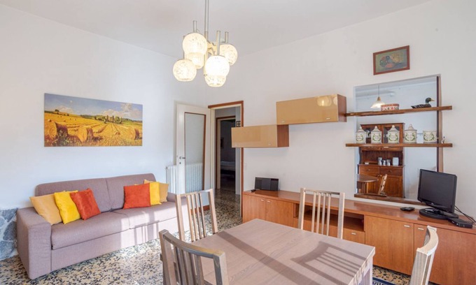 Barni Apartment | Bright apt with 2 bedrooms, balcony!