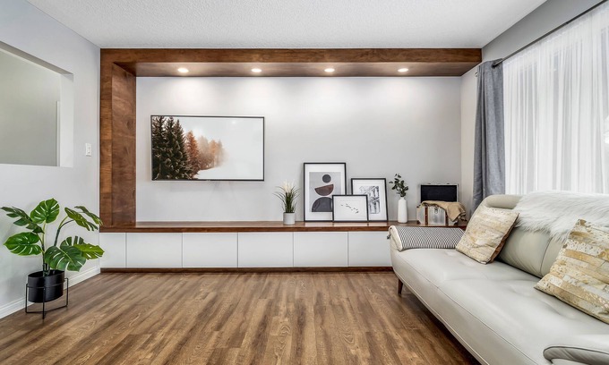 South Lethbridge House | Bright, Beautiful Bungalow by Hospital