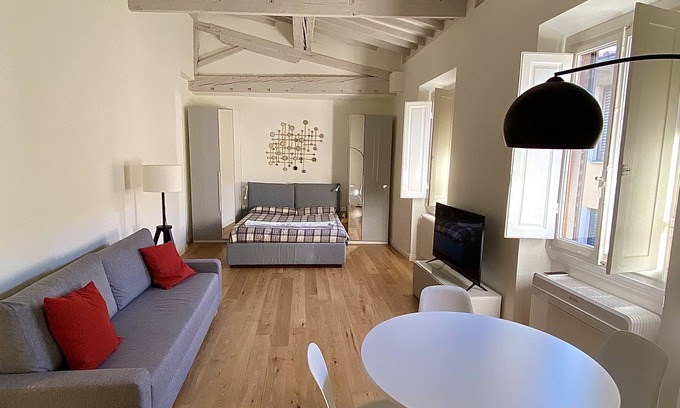 Santa Croce Apartment | BRIGHT LOFT IN THE HEART OF FLORENCE A FEW STEPS FROM UFFIZZI