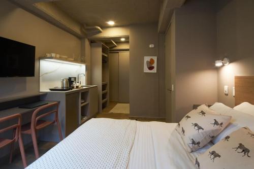 Financial District Apartment | Bright & Peaceful Loft in Top Area