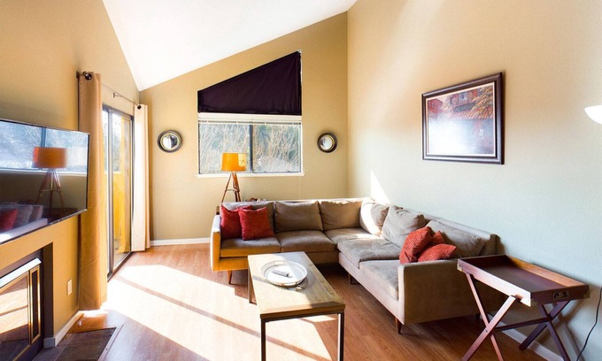 San Carlos Apartment | Bright San Carlos 2BR w/Balcony, nr Cafes & Restaurants, by Blueground