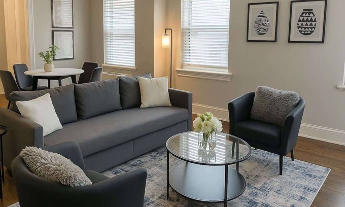 Hyde Park Apartment | Bright & Spacious 2BR– Prime Hyde Park Location