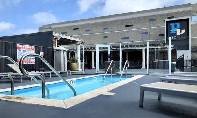 Little Italy Hotel | Bright Two Queens w/Mid-Century Style Near Balboa Park & Harbor Views | 2 Units