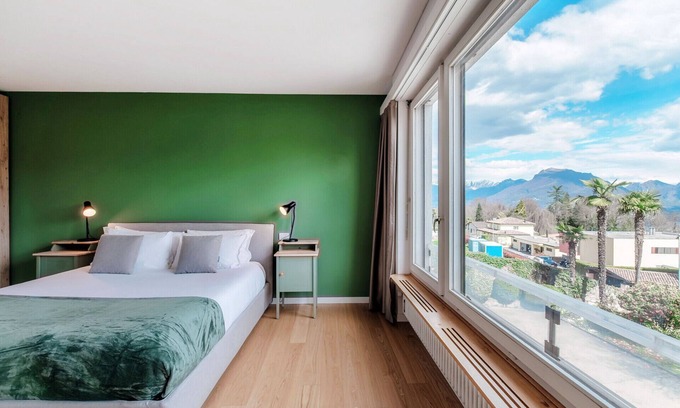 Bigogno Apartment | Bright two-room apartment surrounded by greenery (Luminosa Apartment)