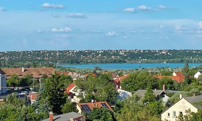 Balatonalmadi Apartment | Brisa Balaton - modern apartment w/lake view