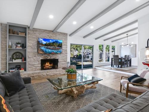 Forest North Estates House | Broadmeade Bungalow - Private Pool & Fire Pit