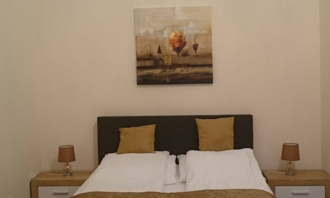 Nepszinhaz negyed Apartment | Budapest City Apartments For Groups