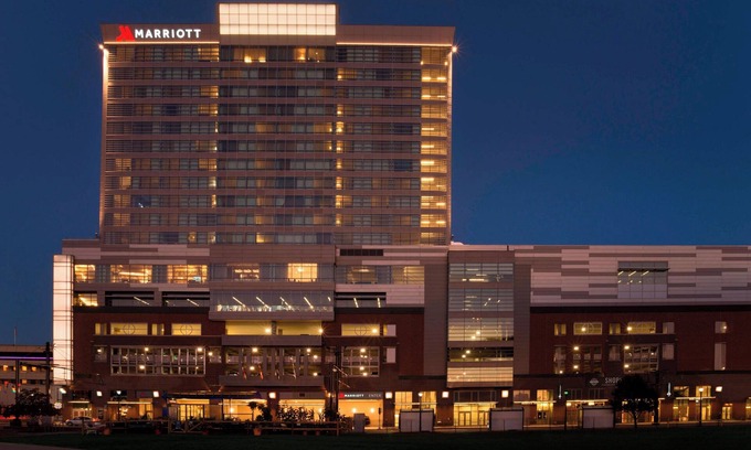 Downtown Buffalo Hotel | Buffalo Marriott at LECOM HARBORCENTER