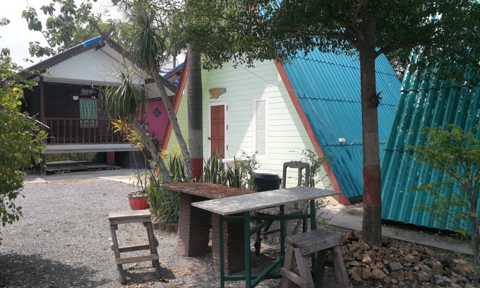 Phatthana Nikhom Hotel | Bung Lung Resort