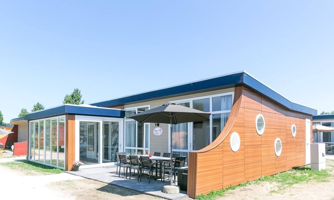 's-Gravenzande House | Bungalow in Netherlands with Garden Terrace