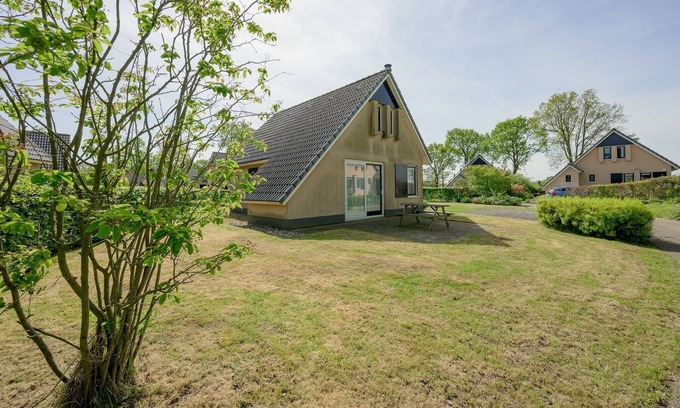 Sondel House | Bungalow in Sondel near Slotermeer Lake