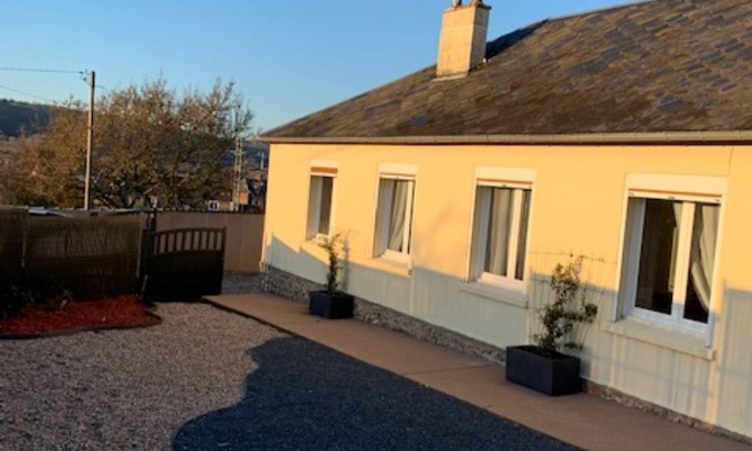 Serquigny House | Bungalow near the forest