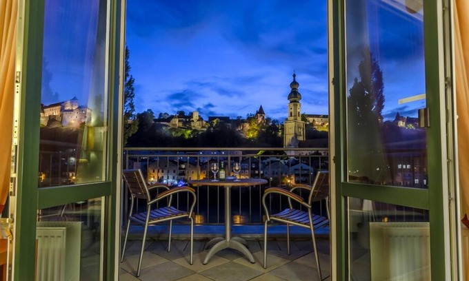 Ach Hotel | Burgblick