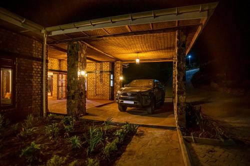 Western Region Cabin | Burunga Gorilla Lodge