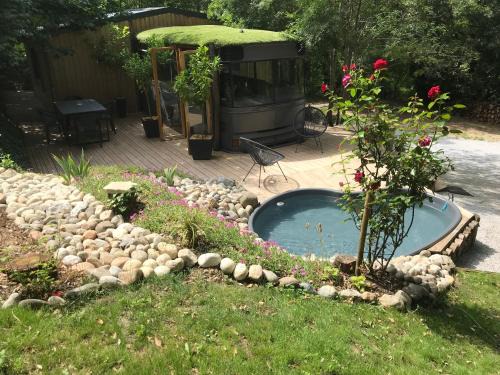 Villepinte House | Bus atypique au bord du canal du midi et au cœur d'une forêt 2 chambres