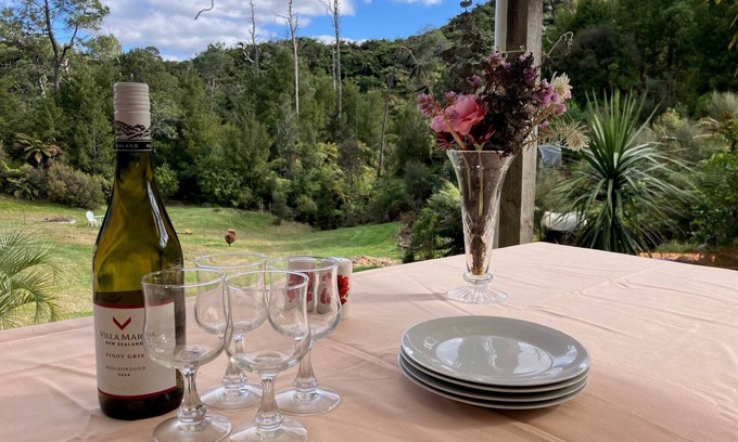 Omanawa Cottage | Bush setting, kayaking, Trout fishing. Central to Tauranga, Rotorua & Hobbiton