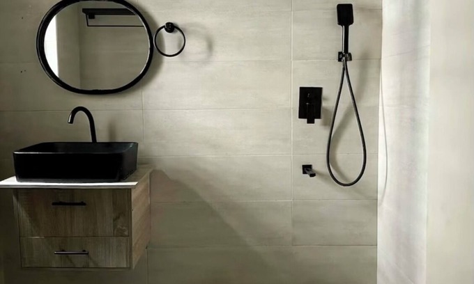 Ofin House | Business Travelers Dream. Modern Room With 24/7 Electricity and WiFi