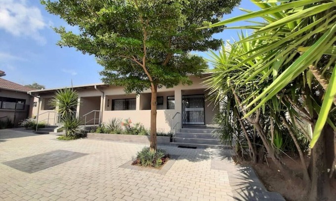 Edenvale Apartment | Bustani 2 - Spacious Secure and Private Apartment - Self-catering