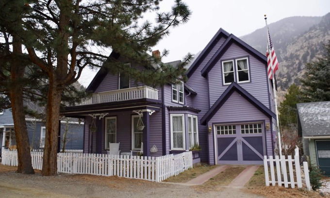 Historic District House | C'mon summer